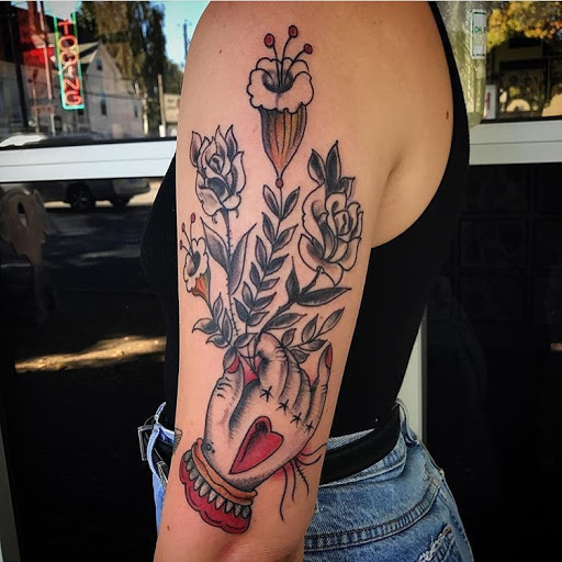 Tattoo Shop «American Graffiti Tattoo & Piercing», reviews and photos, 608 12th St, Sacramento, CA 95814, USA