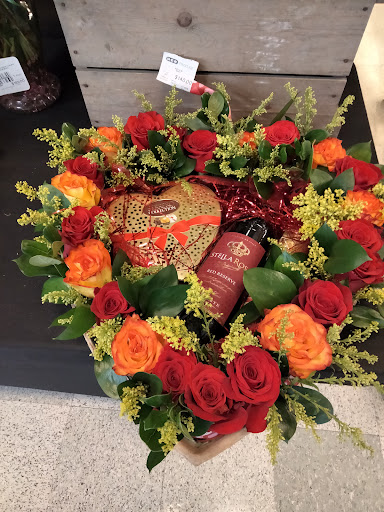 Grocery Store «H-E-B Grocery», reviews and photos, 209 N Texas Ave, Mercedes, TX 78570, USA