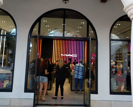 Cosmetics Store «MAC Cosmetics», reviews and photos, 1530 Buena Vista Dr #1b, Lake Buena Vista, FL 32830, USA