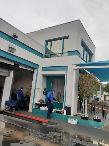 Car Wash «HWB Car Wash», reviews and photos, 3600 W Burbank Blvd, Burbank, CA 91505, USA