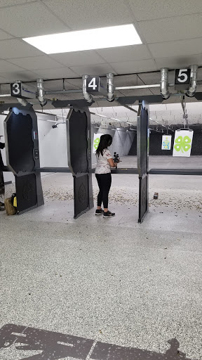 Gun Shop «Tracy Rifle and Pistol», reviews and photos, 7601 W 11th St, Tracy, CA 95304, USA