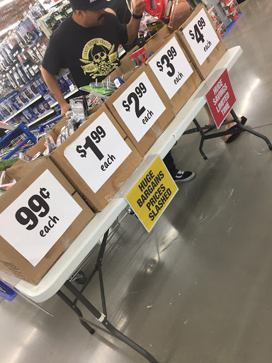 Hardware Store «Harbor Freight Tools», reviews and photos, 10765 Magnolia Ave #100, Riverside, CA 92505, USA