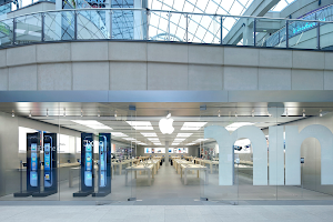 Apple Trinity Leeds image