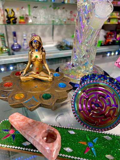 Tobacco Shop «Treehouse Smoke Shop», reviews and photos, 1321 N Federal Hwy, Hollywood, FL 33020, USA