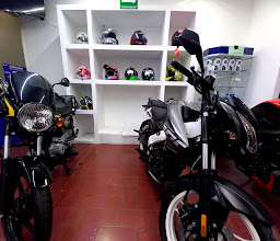 MOTOS BAJAJ CENTRO photo