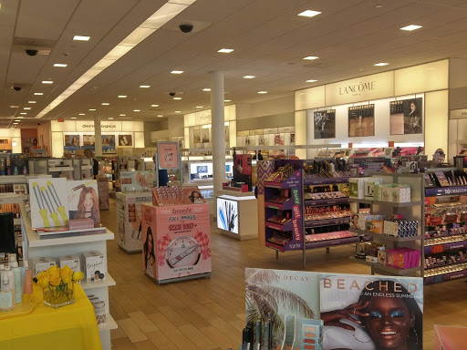 Hair Salon «Ulta Beauty», reviews and photos, 21065 Biscayne Blvd, Aventura, FL 33180, USA