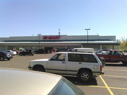 Department Store «Bi-Mart», reviews and photos, 514 W Main St, Molalla, OR 97038, USA