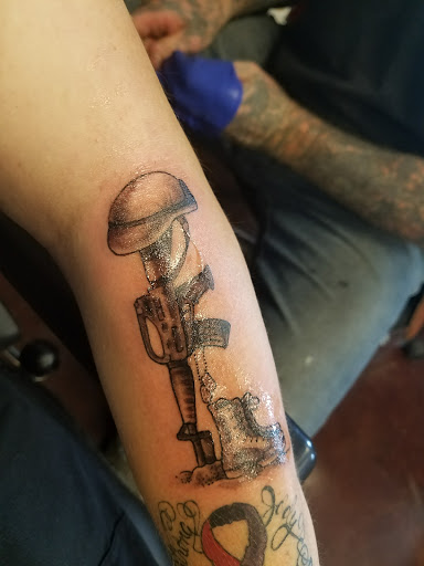 Tattoo Shop «Wolfskin Ink Tattoo», reviews and photos, 1752 W Bell Rd, Phoenix, AZ 85023, USA