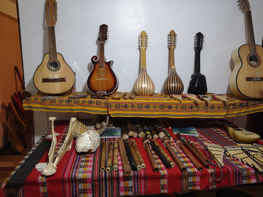 Tienda de guitarras Cusco