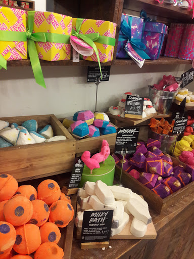 Cosmetics Store «Lush Cosmetics», reviews and photos, 1525 Walnut St, Philadelphia, PA 19102, USA
