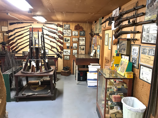 Gun Shop «A. W. Peterson Gun Shop», reviews and photos, 4255 W Old US Hwy 441, Mt Dora, FL 32757, USA