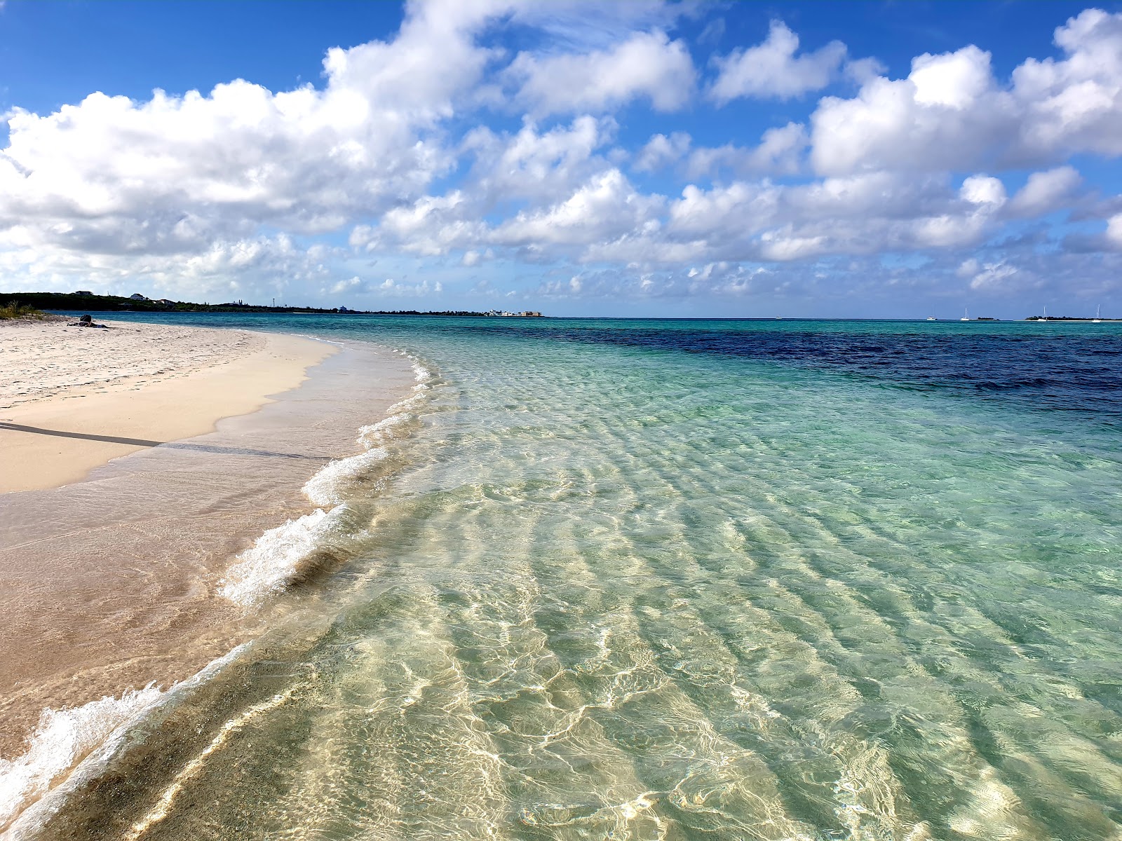 Foto van Lochabar beach met turquoise puur water oppervlakte