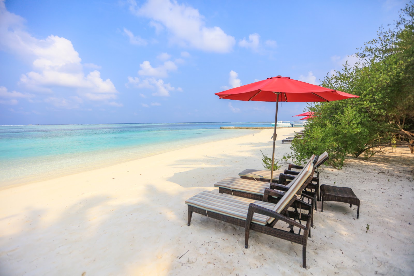 Foto de Pearl Sands Resort Beach com uma linha costeira reta