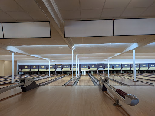 Leisure Centre «Canal Bowling Lanes», reviews and photos, 74 College Hwy, Southampton, MA 01073, USA