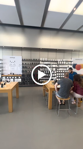 Computer Store «Apple Evergreen Walk», reviews and photos, 401 Evergreen Way, South Windsor, CT 06074, USA