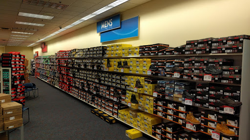 Shoe Store «Shoe Carnival», reviews and photos, 152 S Gary Ave, Bloomingdale, IL 60108, USA