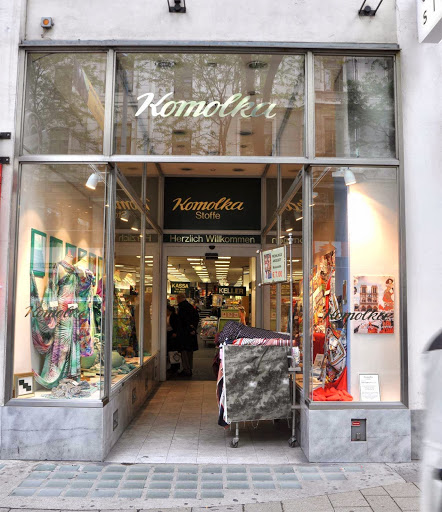 Läden, um Damenoberhemden zu kaufen Vienna