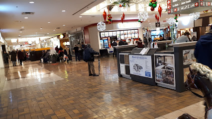 Centre commercial Le Boulevard / Le Boulevard Shopping Centre