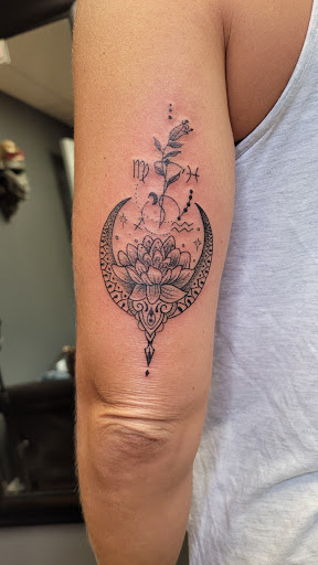 Tattoo Shop «White Lotus Tattoo & Fine Art», reviews and photos, 59 Main St, Toms River, NJ 08753, USA