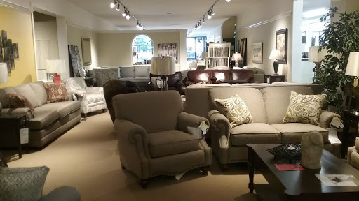 Furniture Store «Gibson Furniture and Patio», reviews and photos, 141 N Water Ave, Gallatin, TN 37066, USA