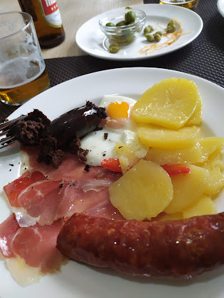 Plats et boissons hôtels Villa Turística de Bubión 18412 Bubión