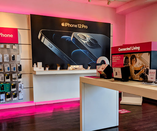 Cell Phone Store «T-Mobile», reviews and photos, 805 Patton Ave, Asheville, NC 28806, USA