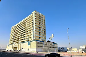 Azizi Plaza image