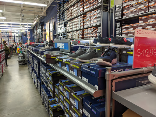Shoe Store «SKECHERS Factory Outlet», reviews and photos, 619 Premium Outlets Dr, Monroe, OH 45050, USA
