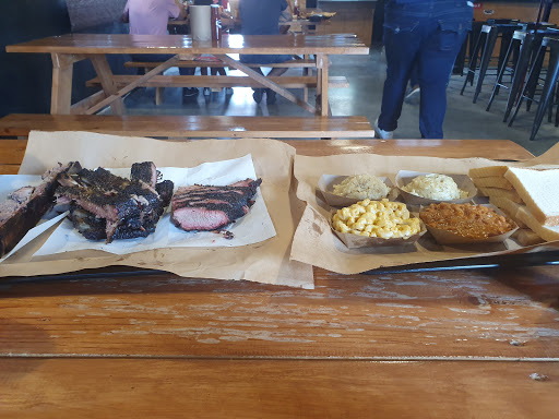 TEXAS SMOKEYARD BARBECUE