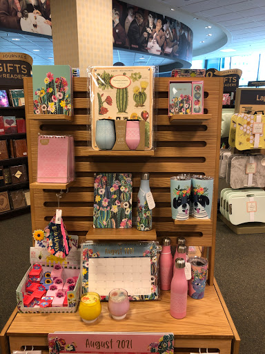 Book Store «Barnes & Noble», reviews and photos, 100 Greyrock Pl, Stamford, CT 06901, USA