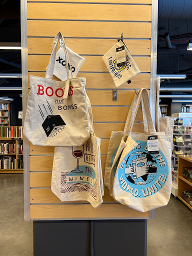 Book Store «Hennessey + Ingalls», reviews and photos, 300 S Santa Fe Ave M, Los Angeles, CA 90013, USA