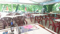 Atmosphère du Restaurant familial La Guinguette Saint-Denis - n°12