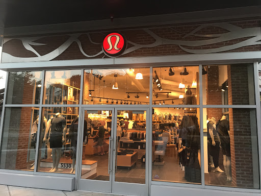lululemon, 55 Boylston St, Chestnut Hill, MA 02467, USA, 