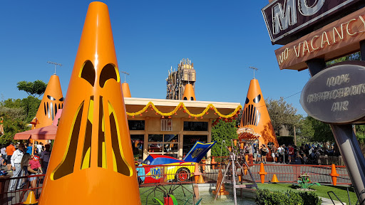 Flo's V8 Cafe