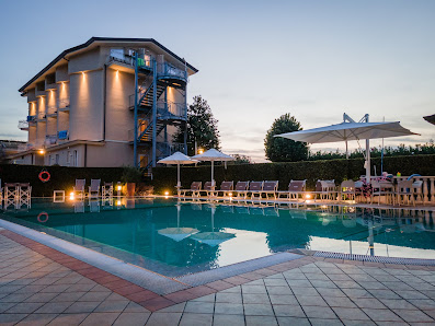 Hotel Villa Tiziana Via delle Pinete, 266/A, 54100 Marina di Massa MS, Italia