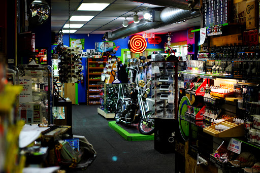 Tobacco Shop «Knuckleheads Tobacco & Gifts», reviews and photos, 550 State St, Madison, WI 53703, USA