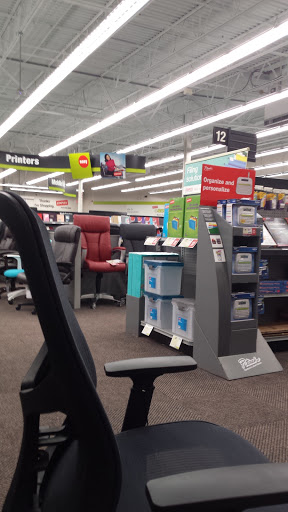 Office Supply Store «Staples», reviews and photos, 6272 Saginaw Rd, Grand Blanc, MI 48439, USA
