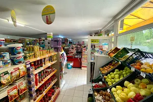 Market Izvorul Nou - Tufești image