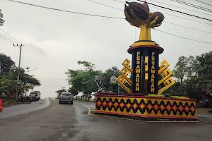 Tugu Coklat Pesawaran image