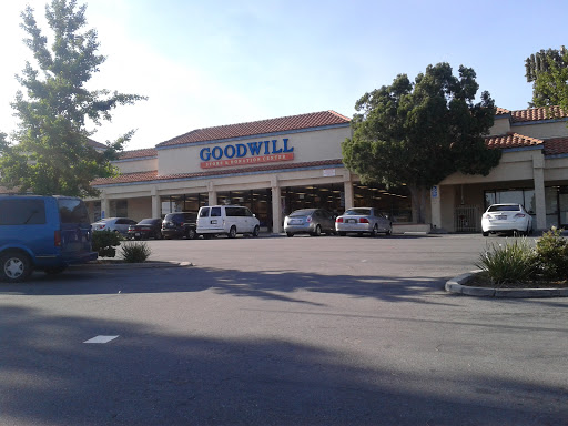 Thrift Store «Goodwill - Rialto», reviews and photos, 231 E Baseline Rd, Rialto, CA 92376, USA