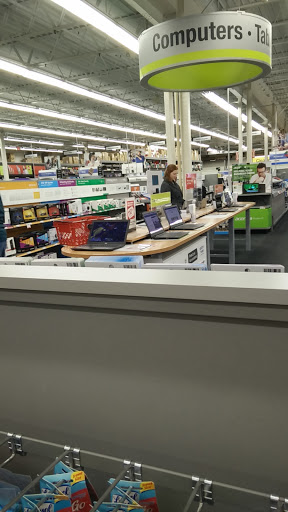 Office Supply Store «Staples», reviews and photos, 2601 Jackson Ave, Ann Arbor, MI 48103, USA