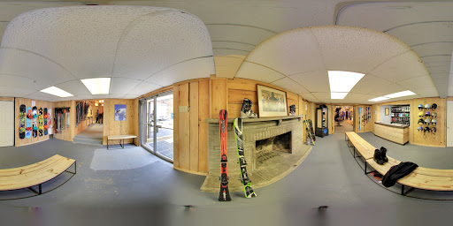 Snowboard Shop «Peak Ski & Snowboard Center», reviews and photos, 640 Center Rd, Pittsburgh, PA 15239, USA