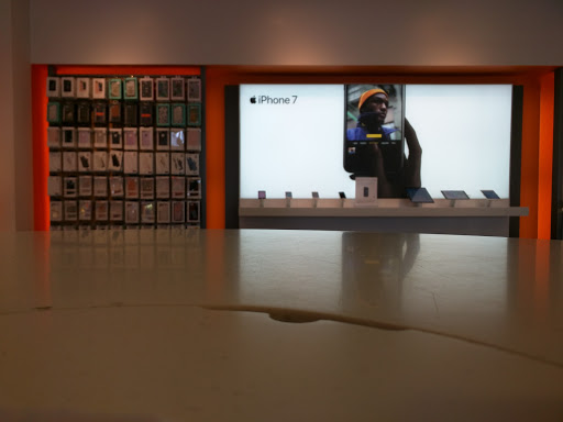 Cell Phone Store «AT&T», reviews and photos, 8657 Villa La Jolla Dr #131, La Jolla, CA 92037, USA