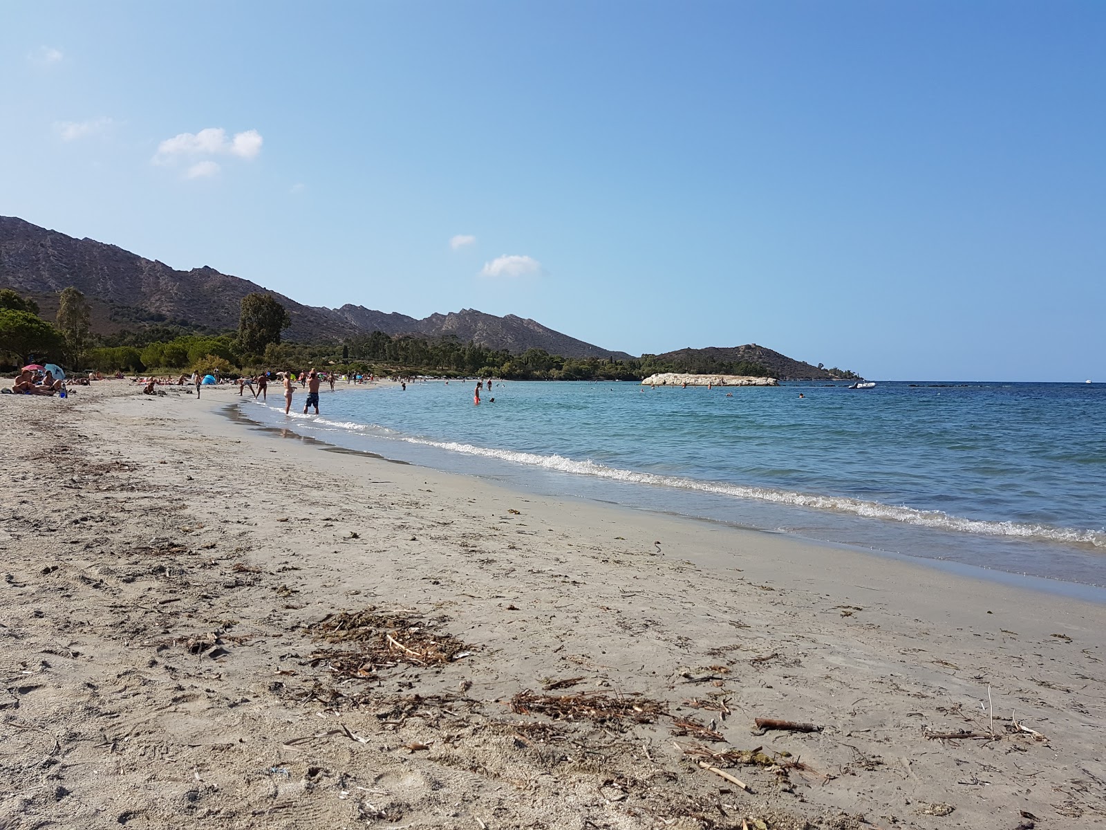 Foto di La Roya beach - luogo popolare tra gli intenditori del relax