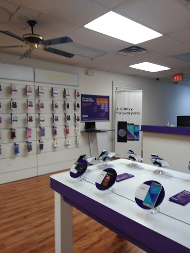 Cell Phone Store «MetroPCS Authorized Dealer», reviews and photos, 1201 W Airport Fwy, Euless, TX 76040, USA