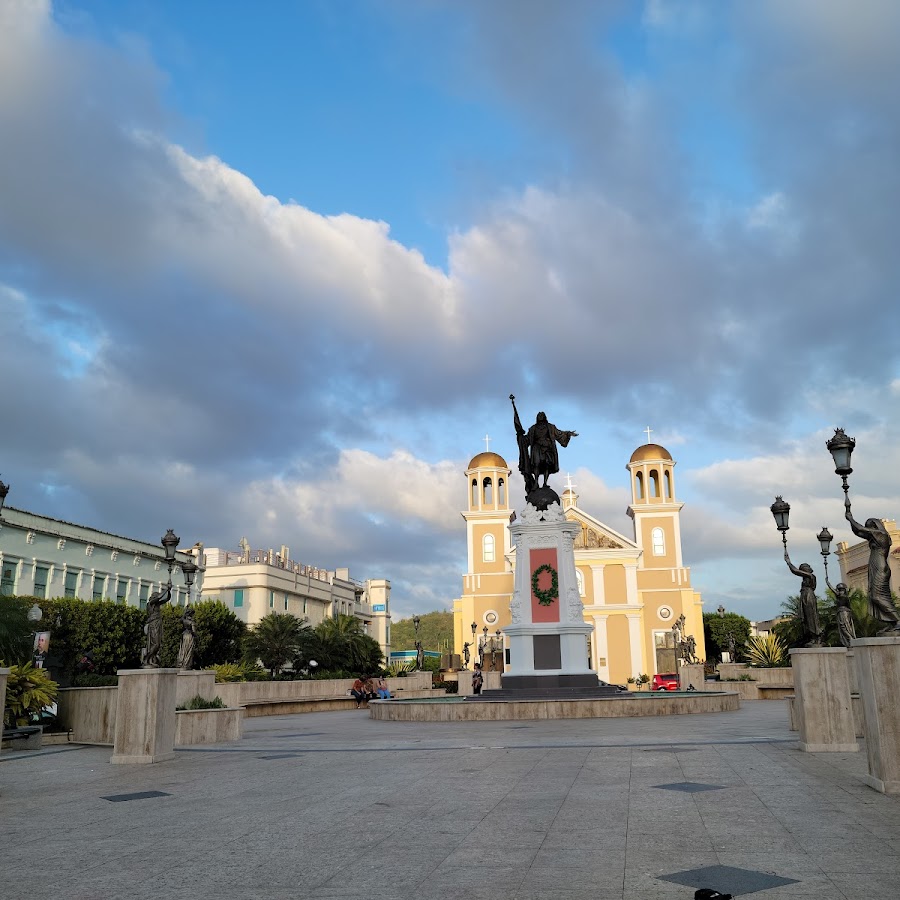 Colón Plaza