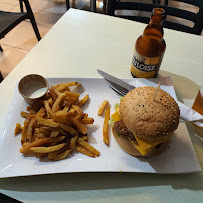 Plats et boissons du Restaurant de hamburgers BURGER HIT à Saint-Denis - n°2