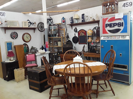 Flea Market «Traderbakers Flea Market», reviews and photos, 2080 Burton Ln, Martinsville, IN 46151, USA