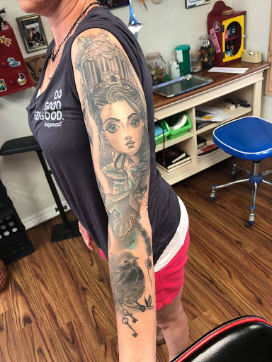 Tattoo Shop «Heyoka Tattoo», reviews and photos, 2837 S Fremont Ave, Springfield, MO 65804, USA