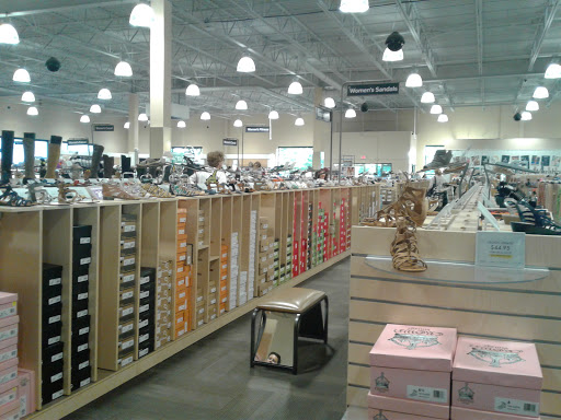 Shoe Store «DSW Designer Shoe Warehouse», reviews and photos, 9601 Skokie Blvd, Skokie, IL 60077, USA